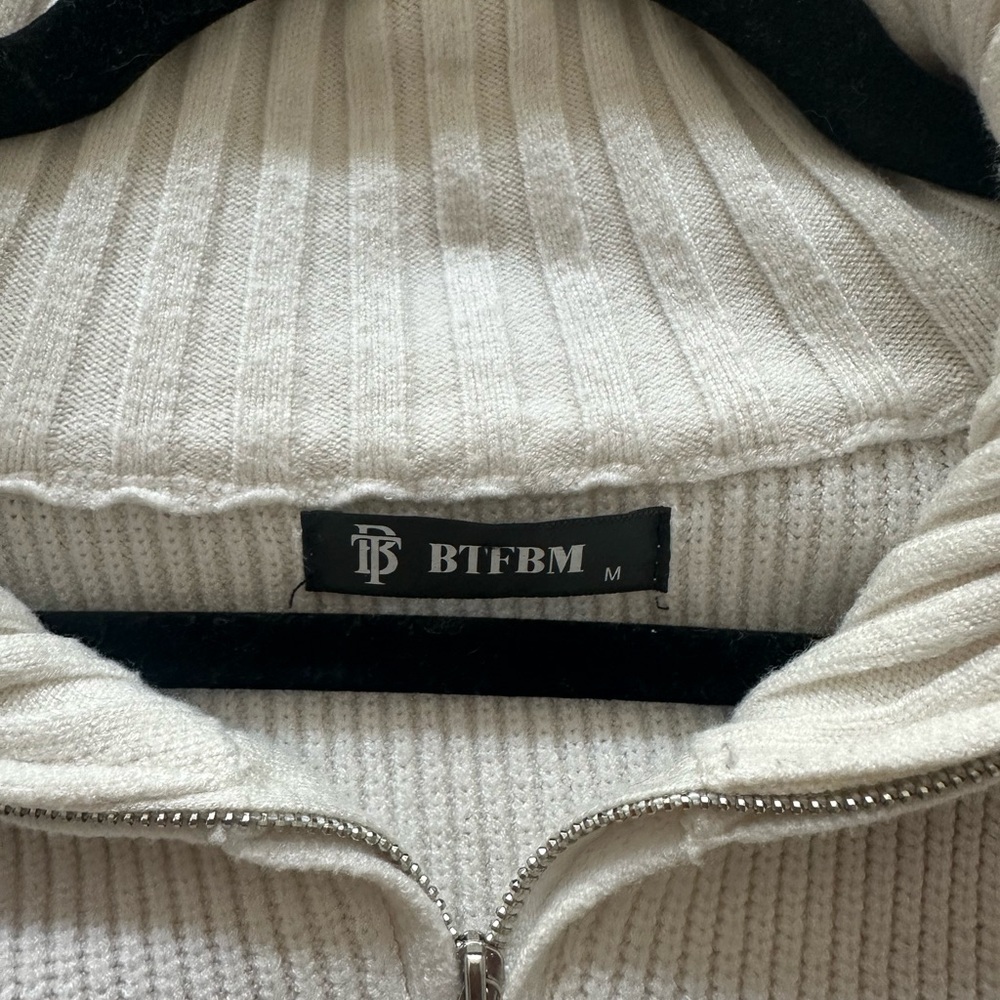 Amazon Sweater - Picture 2 of 2